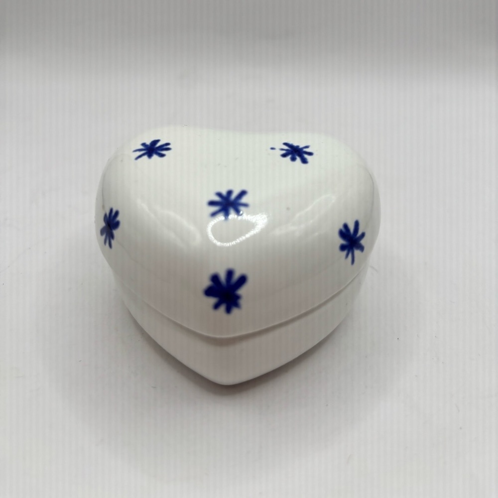 Italy Trinket Box Lidded Hand Painted Porcelain starburst with Delft paintings